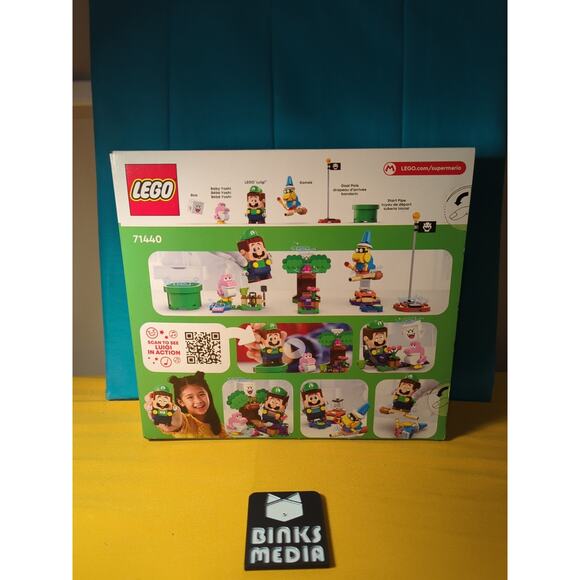 LEGO Super Mario Adventures with Interactive Luigi Building Toy 71440 - Picture 2 of 6